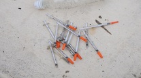 大量の注射器と覚醒剤所持していたとして、2年前にお母さんと一緒に出頭した少女は更生できたのであろうか